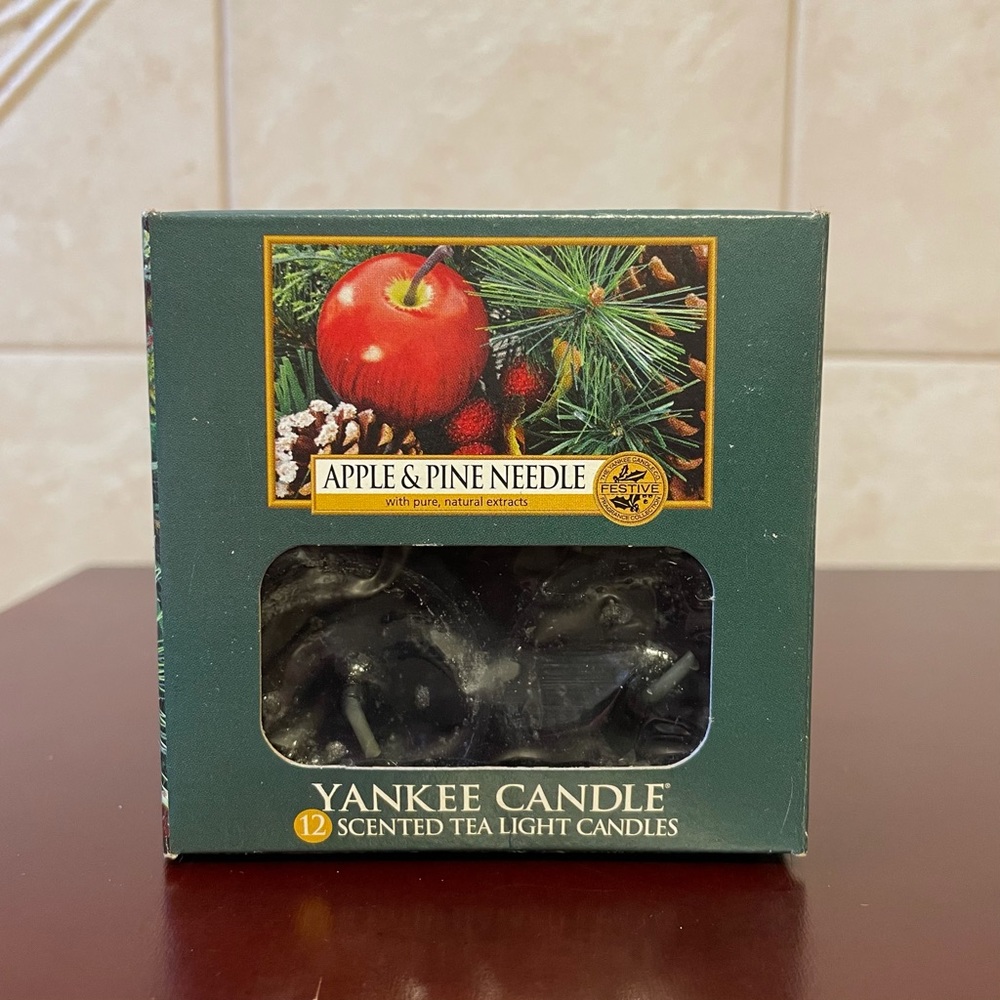YANKEE CANDLE “APPLE & PINE NEEDLE” SET OF 12 TEA LIGHT CANDLES Votives Holiday